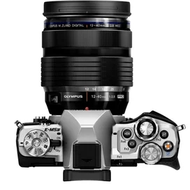 Беззеркальный фотоаппарат Olympus E-M5 Mark II Silver с объективом 12-40 PRO Black фото #4
