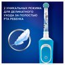 Зубная щетка Oral-B D100 Frozen+ Travel Cs - фото #3