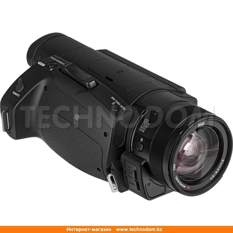 Видеокамера Sony FDR-AX700 - фото #2
