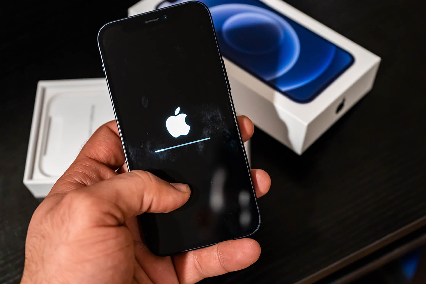 Apple выпустила новый iPhone 16e: замена iPhone SE и iPhone 14 Apple выпустила новый iPhone 16e: замена iPhone SE и iPhone 14
