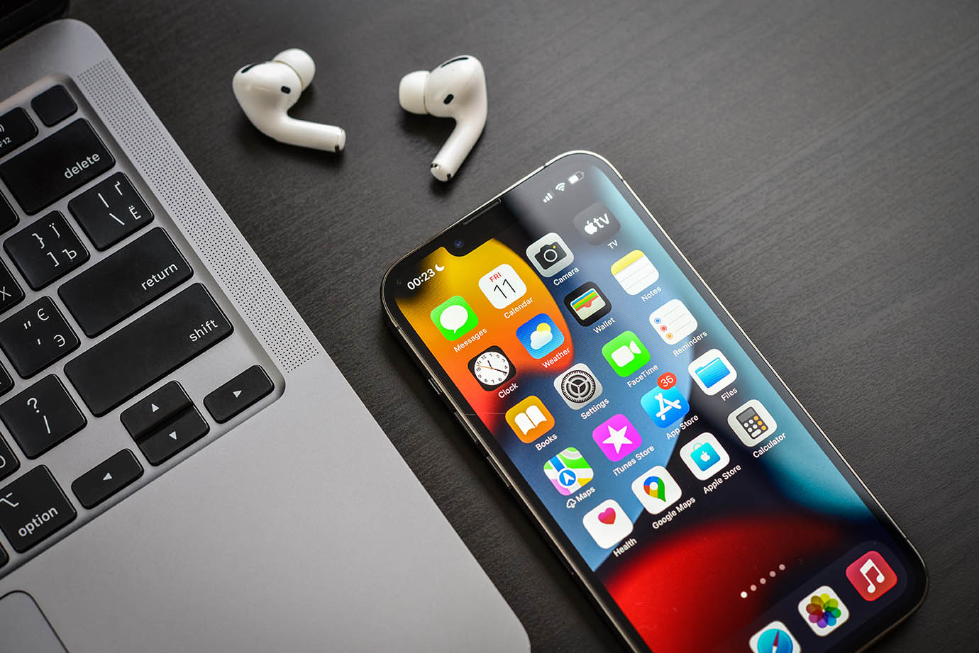 Apple выпустила новый iPhone 16e: замена iPhone SE и iPhone 14 Apple выпустила новый iPhone 16e: замена iPhone SE и iPhone 14
